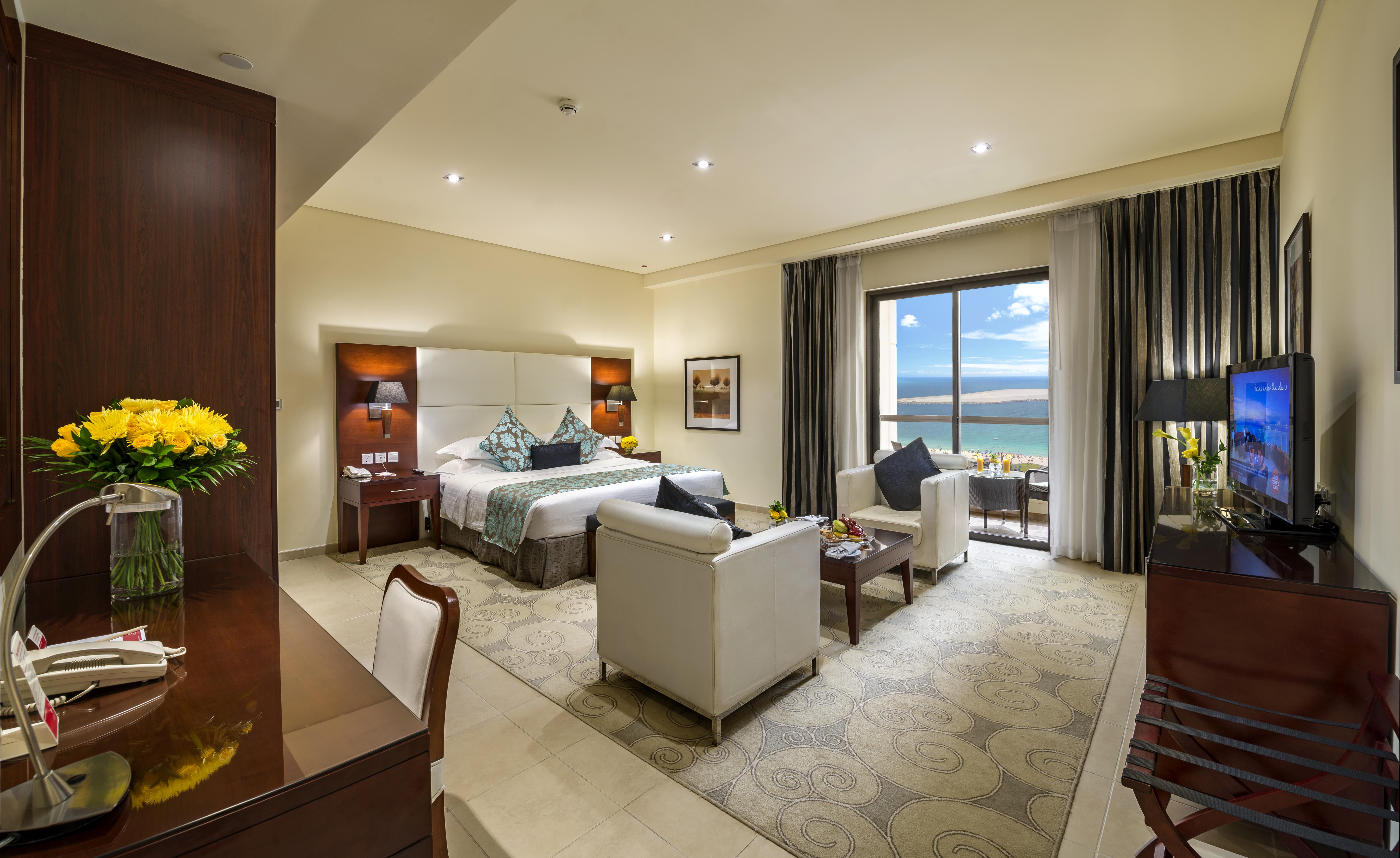 Ramada Plaza Jumeirah Beach Dubai Exterior foto