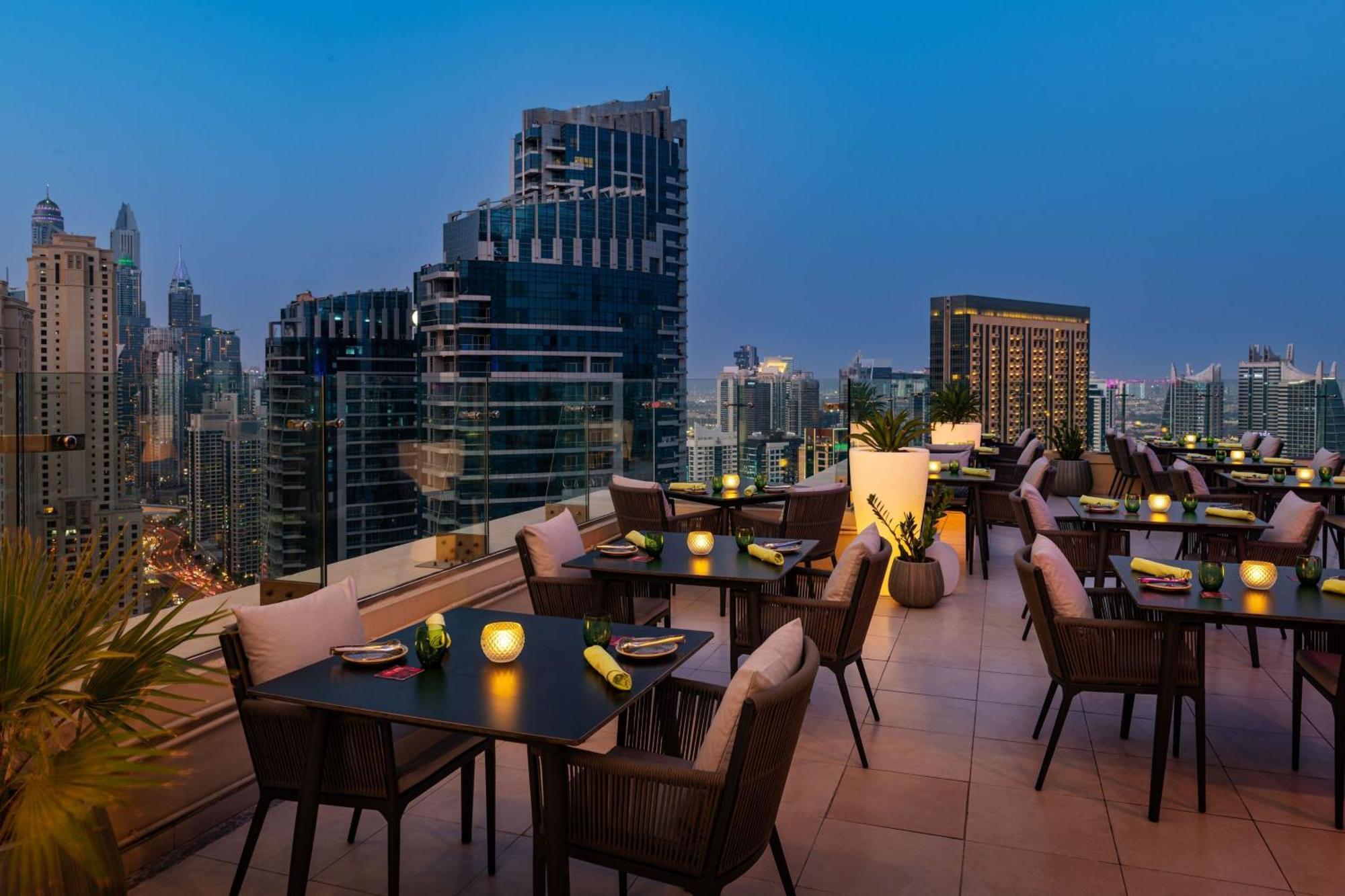 Ramada Plaza Jumeirah Beach Dubai Exterior foto